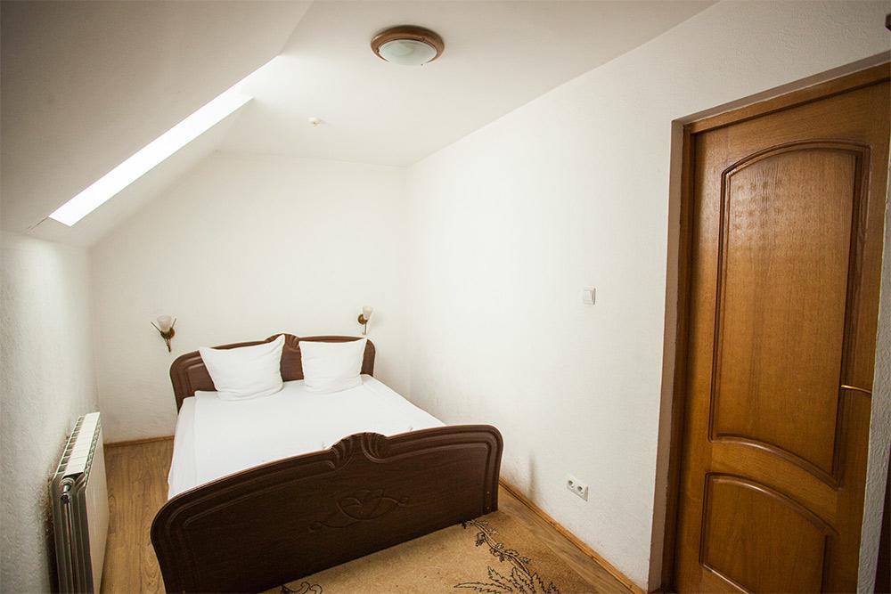 Gracia Hotel Berehove  Ngoại thất bức ảnh