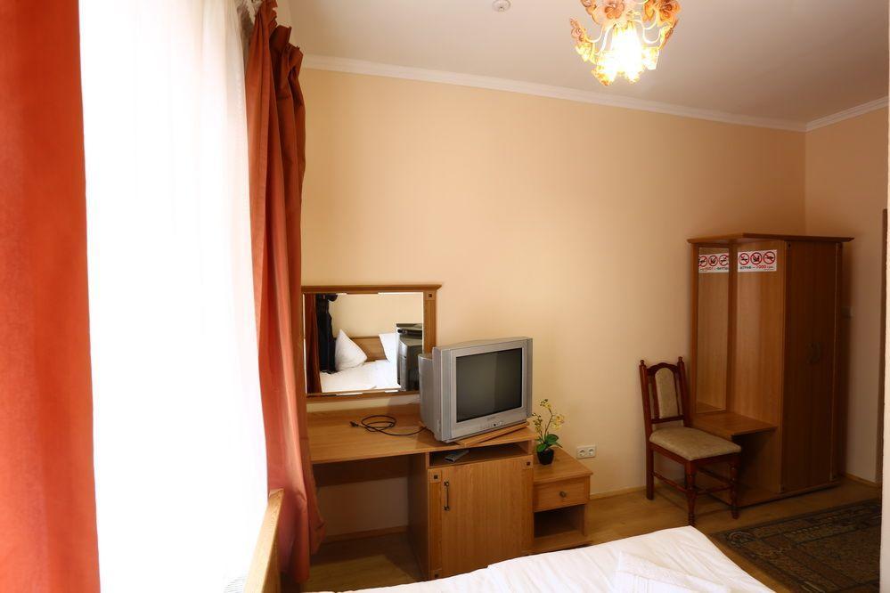 Gracia Hotel Berehove  Ngoại thất bức ảnh
